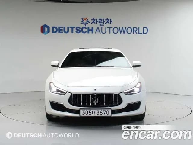 2018 Maserati Ghibli 3.0 Diesel GranLusso Sold VIN ZAM57TSG2J1305021 – engine bay 2018 Maserati Ghibli 3.0 Diesel GranLusso Sold VIN ZAM57TSG2J1305021 – engine bay