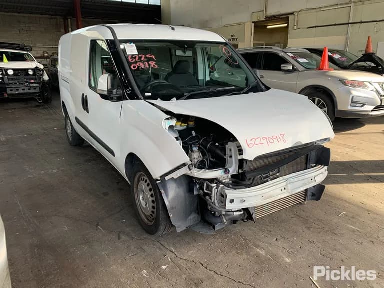 2015 Fiat Doblo Used VIN ZFA26300006184198 – front exterior 2015 Fiat Doblo Used VIN ZFA26300006184198 – front exterior