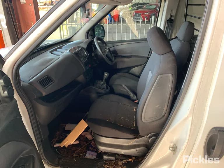 2015 Fiat Doblo Used VIN ZFA26300006184198 – undercarriage 2015 Fiat Doblo Used VIN ZFA26300006184198 – undercarriage