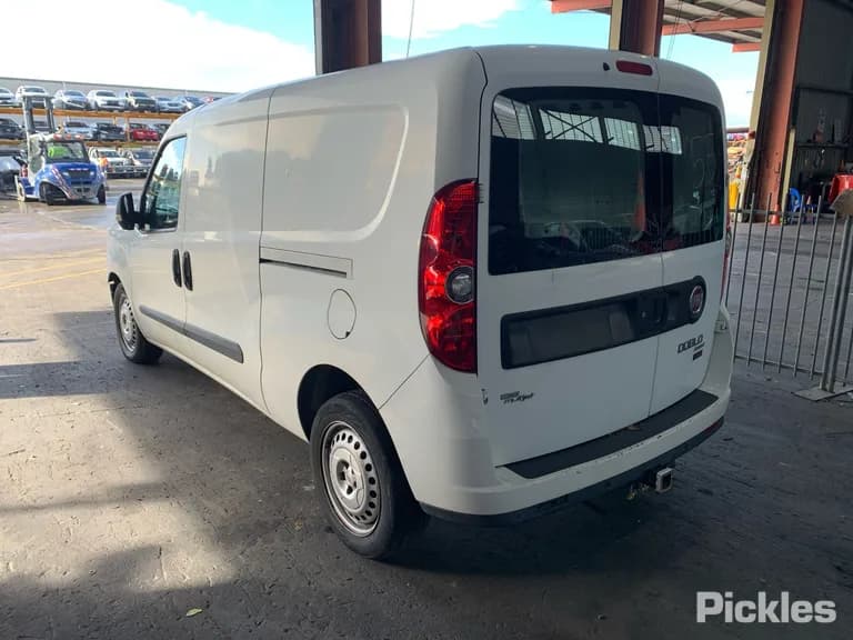2015 Fiat Doblo Used VIN ZFA26300006184198 – trunk area 2015 Fiat Doblo Used VIN ZFA26300006184198 – trunk area
