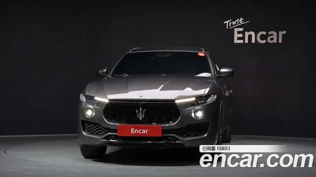 2018 Maserati Levante 3.0 Diesel AWD GranSport Sold VIN ZN661TUGXJX286835 – interior seats 2018 Maserati Levante 3.0 Diesel AWD GranSport Sold VIN ZN661TUGXJX286835 – interior seats