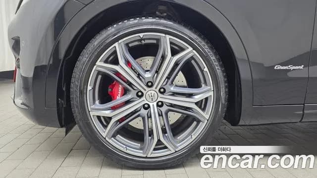 2020 Maserati Levante 3.0 AWD GranSport Sold VIN ZN661XUG8LX349683 – side profile 2020 Maserati Levante 3.0 AWD GranSport Sold VIN ZN661XUG8LX349683 – side profile