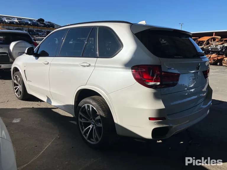 2015 BMW X5 Used VIN wbaks020x00h92285 – trunk area 2015 BMW X5 Used VIN wbaks020x00h92285 – trunk area