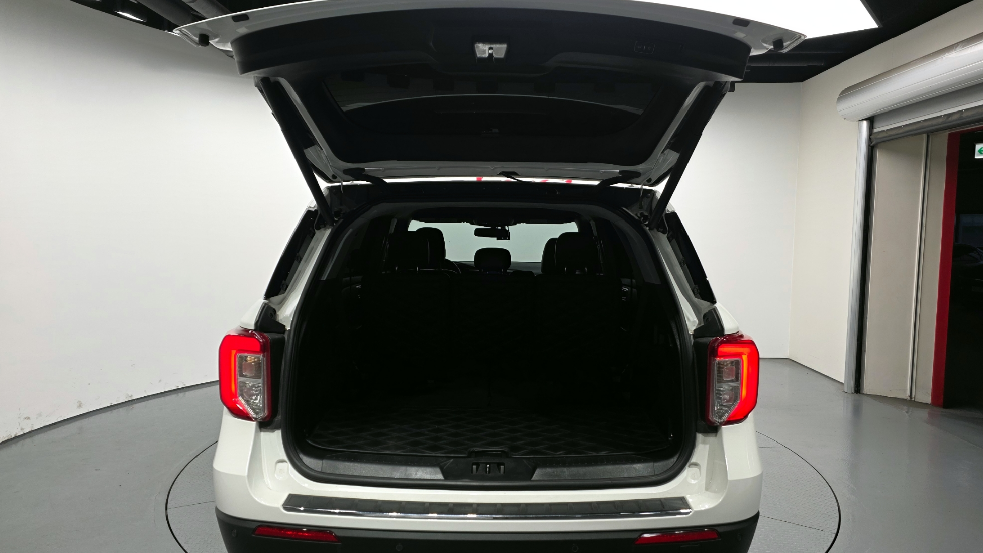 2020 Ford Explorer Sold VIN 1FMSK8FH5LGC38559 – exterior detail