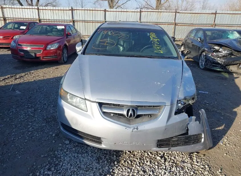 2005 ACURA TL Used VIN 19UUA66205A003039 – trunk area