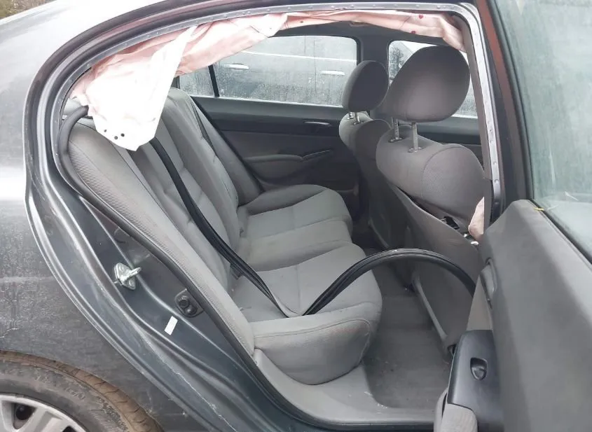 2011 HONDA Civic Used VIN 19XFA1F33BE026987 – trunk area