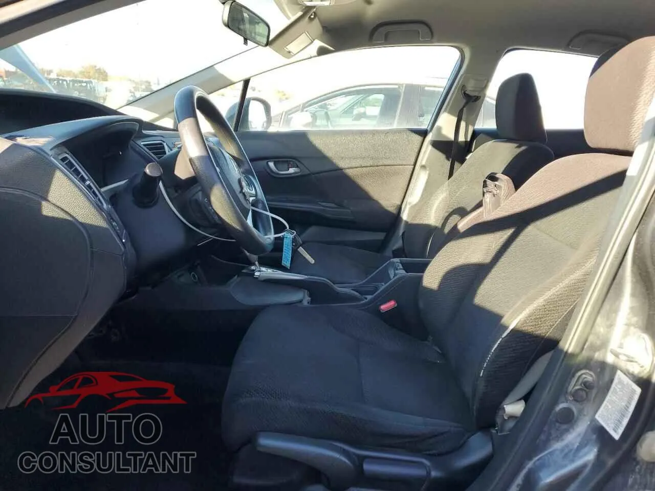 2013 HONDA CIVIC Damaged VIN 19XFB2F57DE099514 – exterior detail