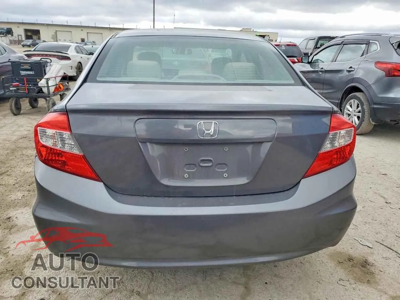 2012 HONDA CIVIC Damaged VIN 19XFB2F58CE018003 – engine bay
