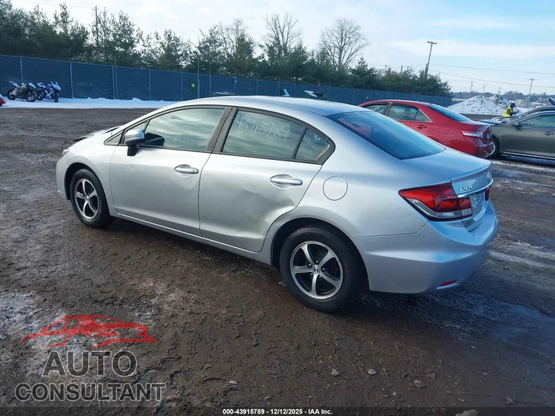 2015 HONDA CIVIC Damaged VIN 19XFB2F7XFE047119 – side profile
