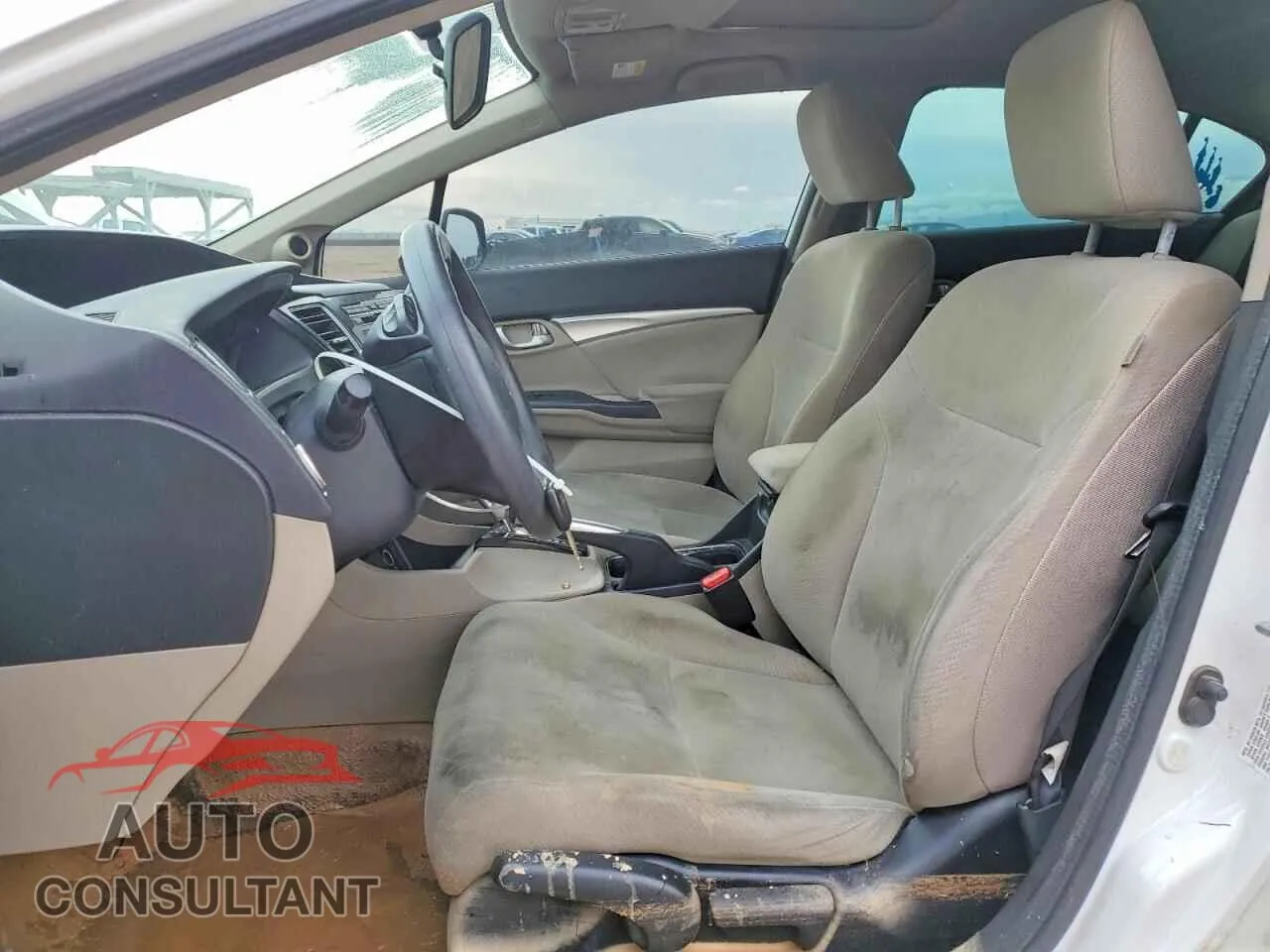 2013 HONDA CIVIC Damaged VIN 19XFB2F84DE282086 – exterior detail