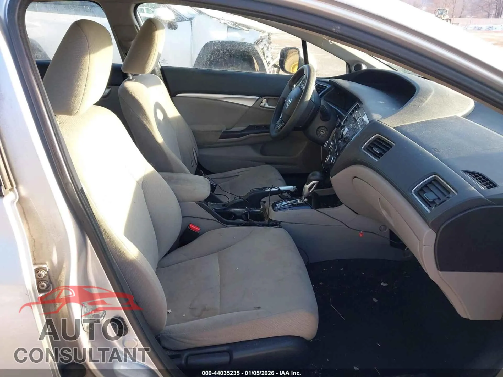 2013 HONDA CIVIC Damaged VIN 19XFB2F89DE023965 – interior seats