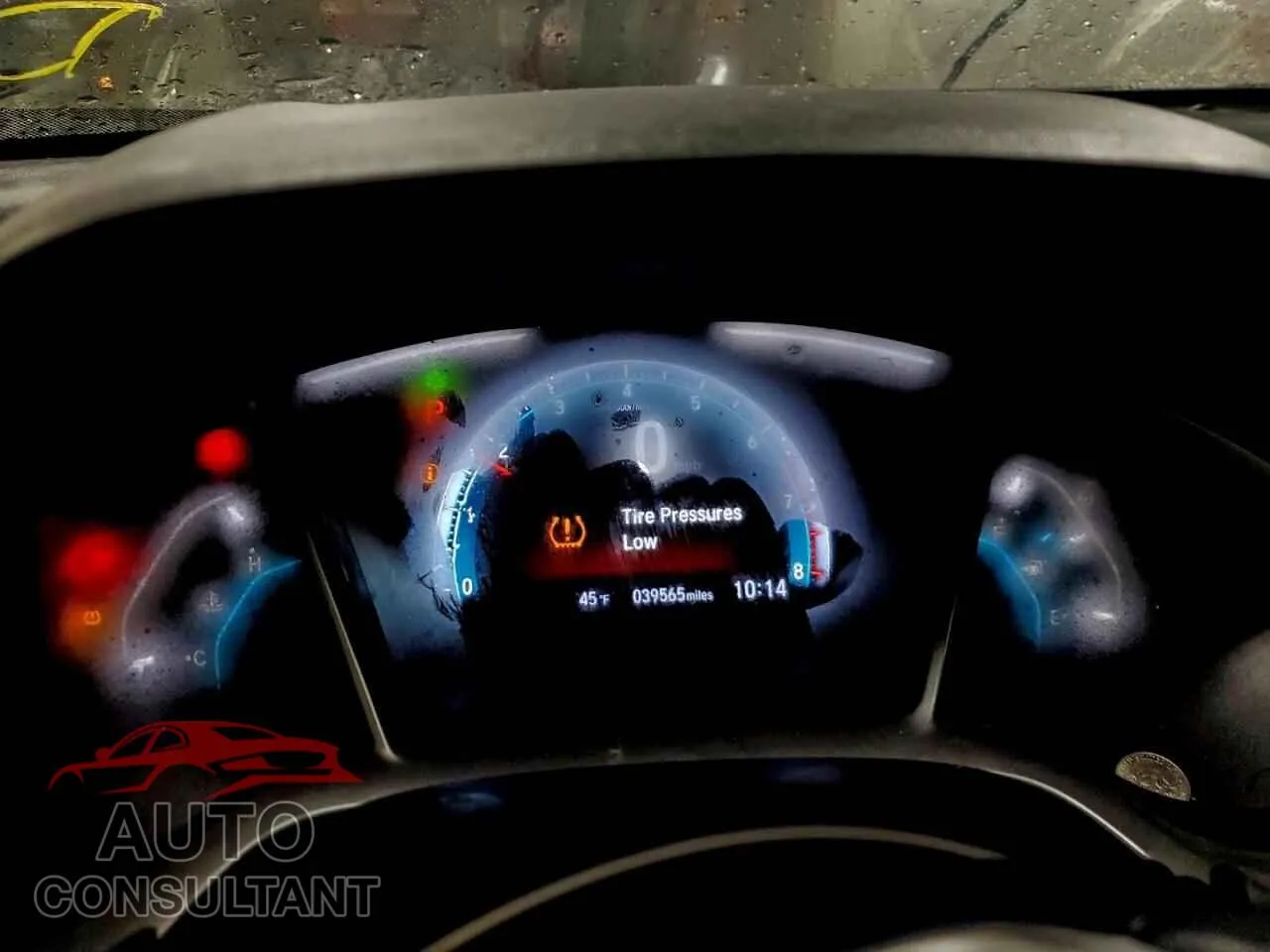 2019 HONDA CIVIC Damaged VIN 19XFC1F38KE005515 – trunk area
