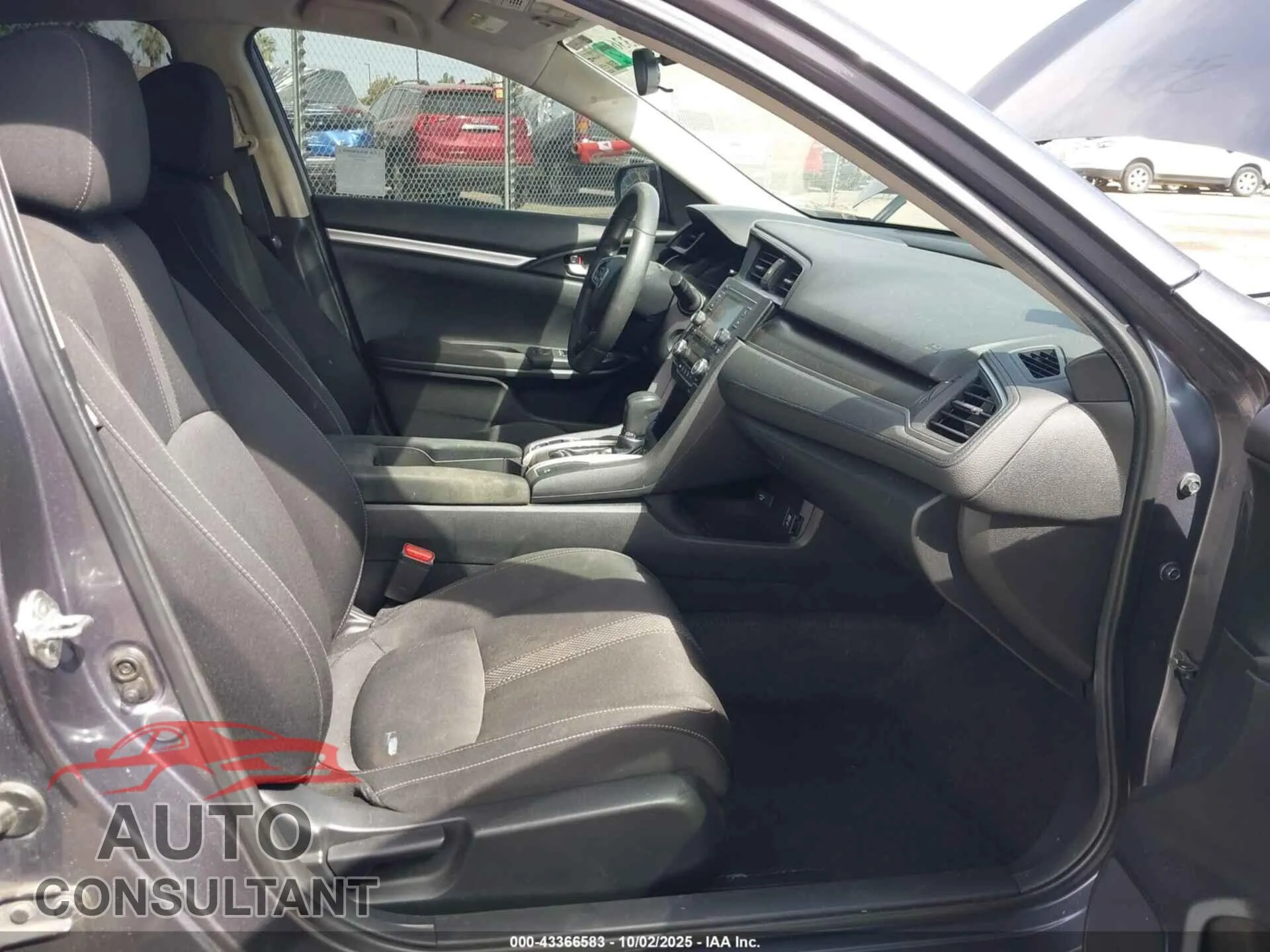 2019 HONDA CIVIC Damaged VIN 19XFC2F61KE208424 – interior seats