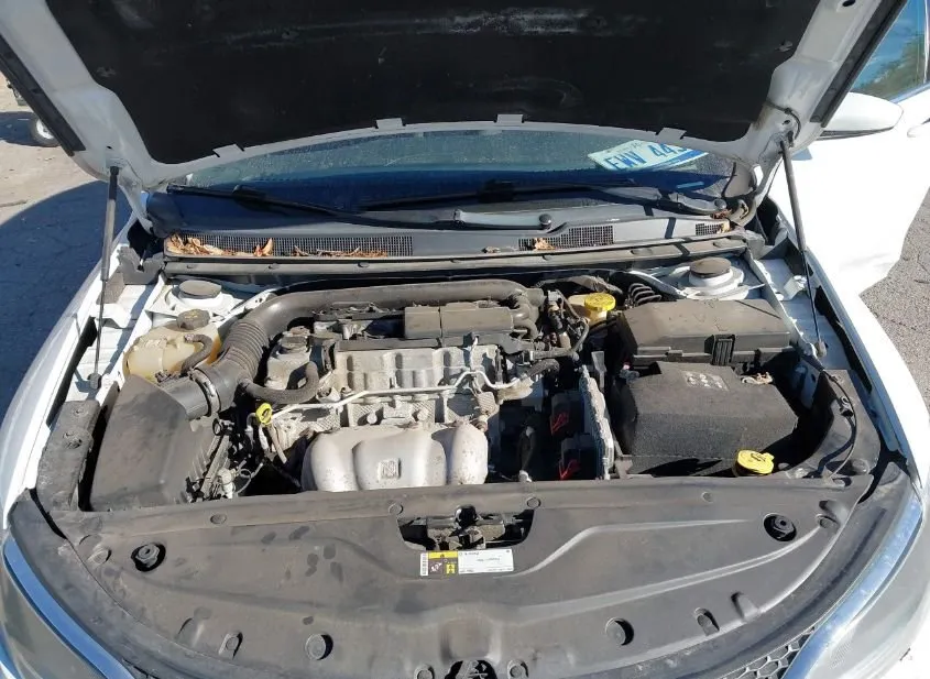 2016 CHRYSLER 200 Used VIN 1C3CCCFB8GN197287 – side profile