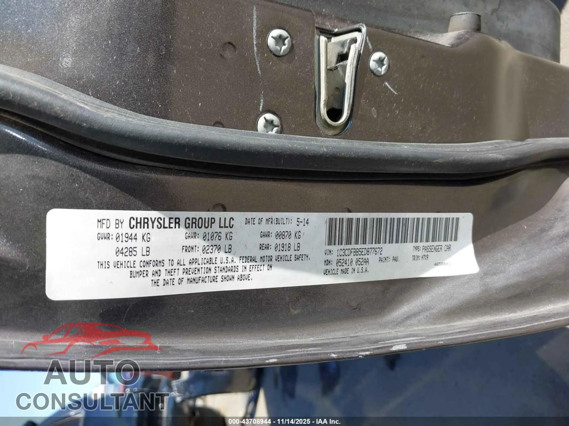 2014 DODGE DART Damaged VIN 1C3CDFBB5ED877672 – trunk area