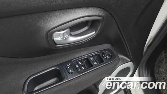 2019 Jeep Renegade 2.4 Longitude Sold VIN 1C4BU0000KPJ95676 – trunk area 2019 Jeep Renegade 2.4 Longitude Sold VIN 1C4BU0000KPJ95676 – trunk area
