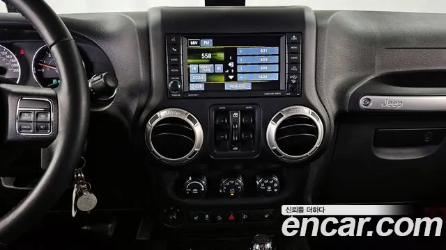 2017 Jeep Wrangler (JK) 3.6 Sahara 4Door Sold VIN 1C4HJWEG9HL753139 – trunk area