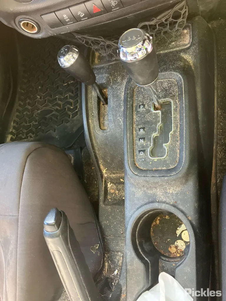 2014 Jeep Wrangler Used VIN 1C4HJWKG1DL663871 – photo 11