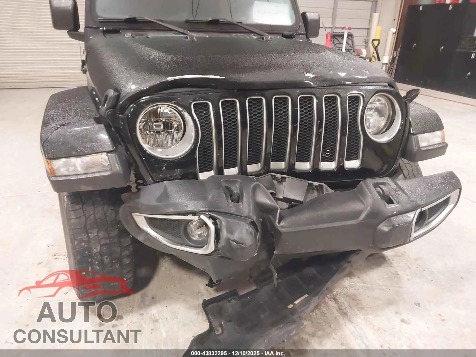 2018 JEEP WRANGLER UNLIMITED Damaged VIN 1C4HJXEG5JW105050 – engine bay