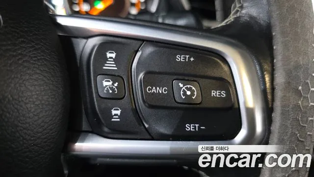 2019 Jeep Wrangler (Jl) 2.0 Overland 4door Sold VIN 1C4HJXEN4KW673869 – front exterior