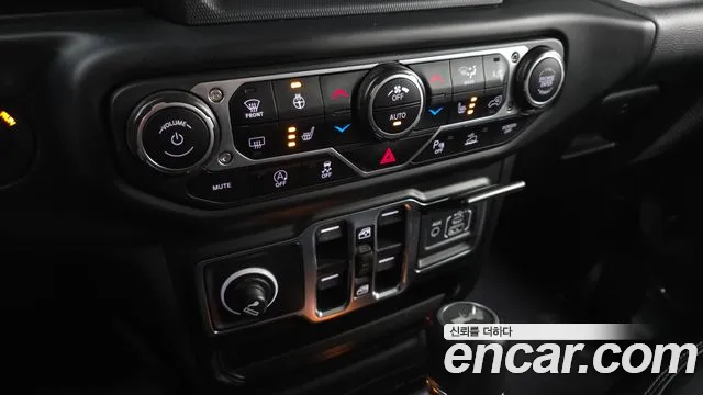 2022 Jeep Wrangler (JL) 2.0 Overland 4Door Sold VIN 1C4HJXEN5NW280080 – trunk area