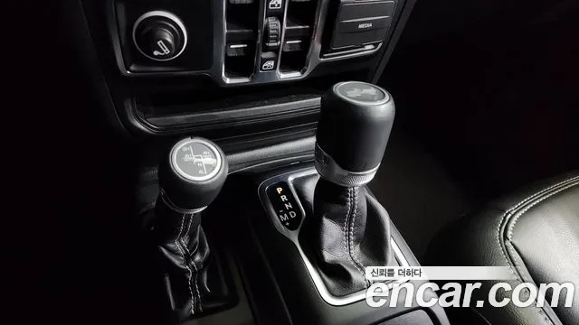 2022 Jeep Wrangler (JL) 2.0 Overland Power Top 4Door Sold VIN 1C4HJXENXNW216715 – exterior detail