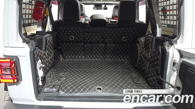 2019 Jeep Wrangler (JL) 2.0 Rubicon Power Top 4Door Sold VIN 1C4HJXFN8KW560392 – interior seats 2019 Jeep Wrangler (JL) 2.0 Rubicon Power Top 4Door Sold VIN 1C4HJXFN8KW560392 – interior seats
