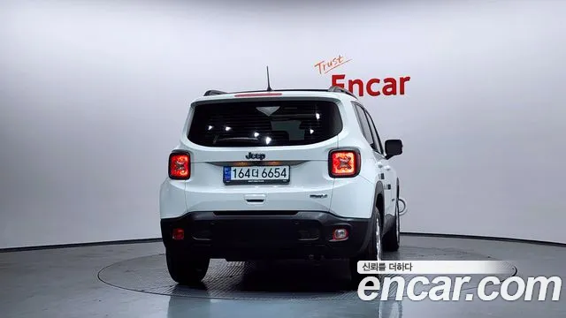 2021 Jeep Renegade 2.4 Longitude Sold VIN 1C4NJCBB4MPM33224 – exterior detail 2021 Jeep Renegade 2.4 Longitude Sold VIN 1C4NJCBB4MPM33224 – exterior detail