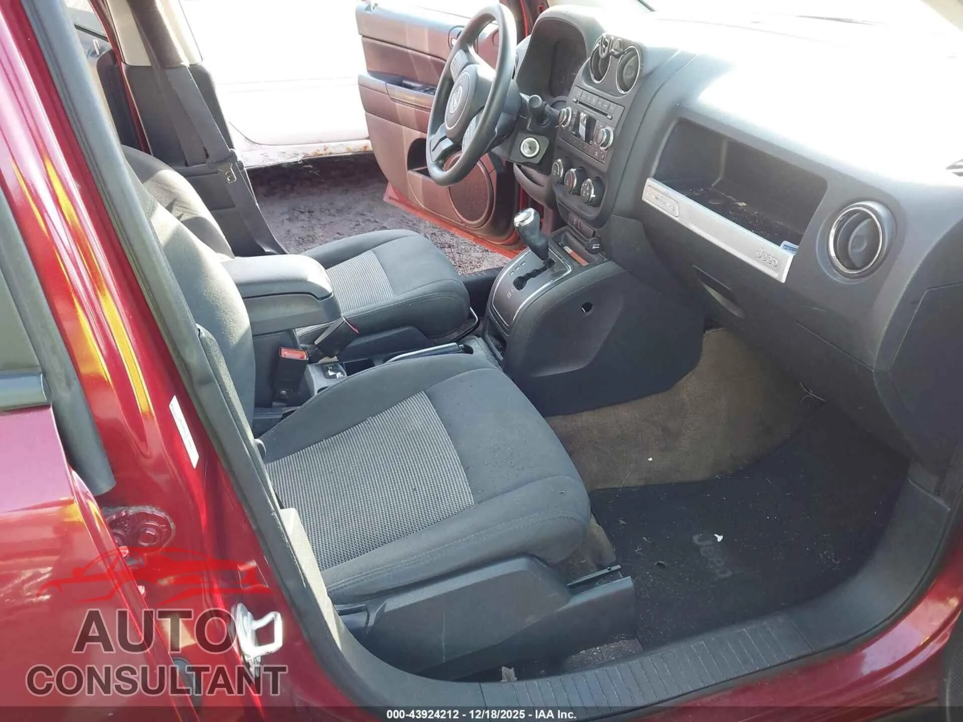 2017 JEEP COMPASS Damaged VIN 1C4NJDBB2HD144565 – interior seats