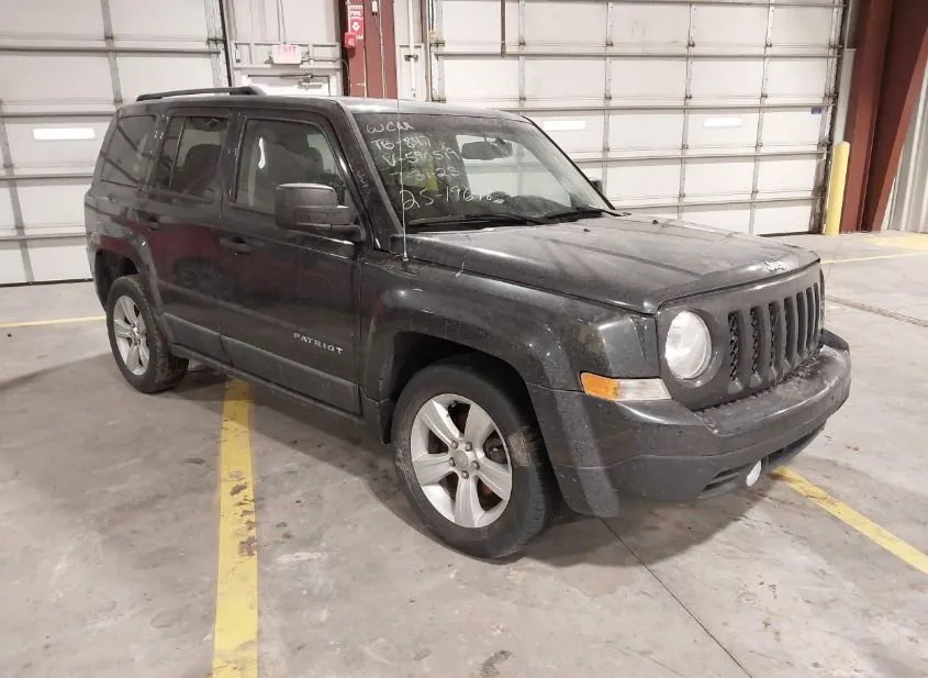 2016 JEEP PATRIOT Used VIN 1C4NJPBB0GD590519 – trunk area