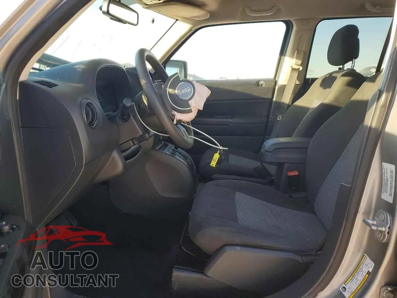 2016 JEEP PATRIOT Damaged VIN 1C4NJPBB3GD702777 – exterior detail 2016 JEEP PATRIOT Damaged VIN 1C4NJPBB3GD702777 – exterior detail