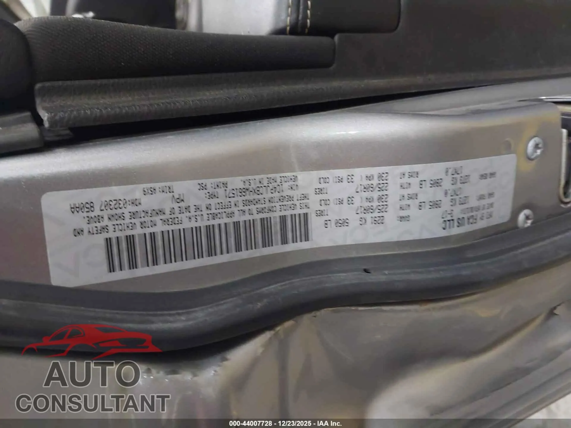 2017 JEEP CHEROKEE Damaged VIN 1C4PJLCBXHW661571 – trunk area