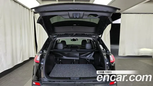 2020 Jeep Cherokee (KL) 2.4 Limited 2WD Sold VIN 1C4PJLDB4LD601868 – interior seats