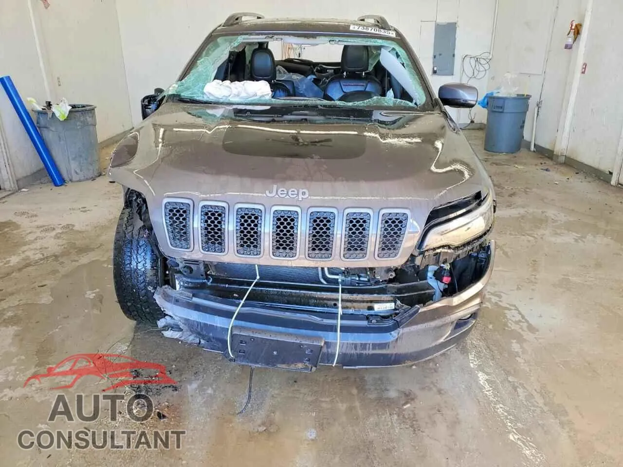 2020 JEEP CHEROKEE Damaged VIN 1C4PJMBX1LD566825 – interior seats