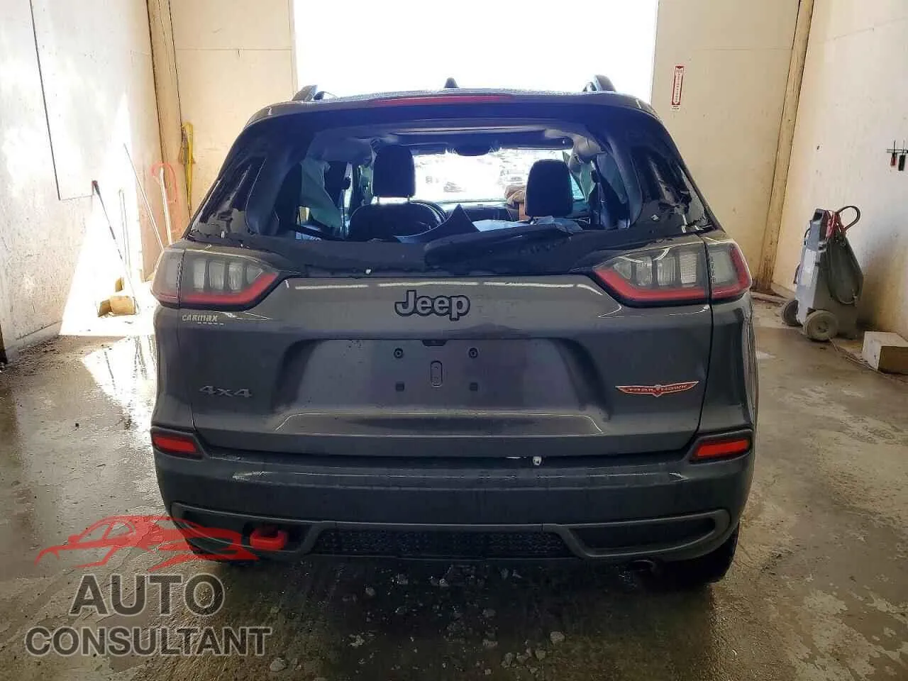 2020 JEEP CHEROKEE Damaged VIN 1C4PJMBX1LD566825 – engine bay