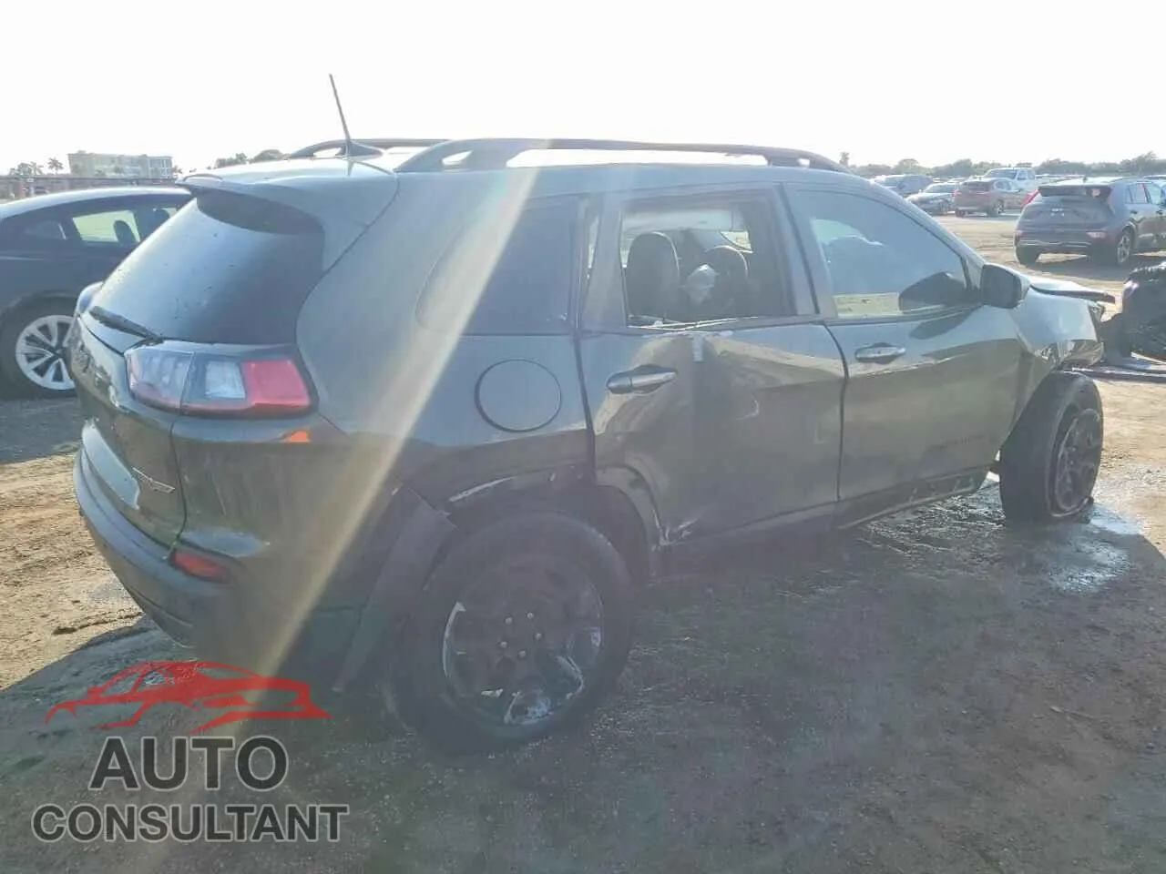 2019 JEEP CHEROKEE Damaged VIN 1C4PJMBX5KD169410 – side profile