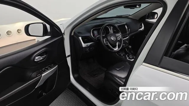 2017 Jeep Cherokee (Kl) 2.4 Longitude High Awd Sold VIN 1C4PJMCB0HW622848 – front exterior