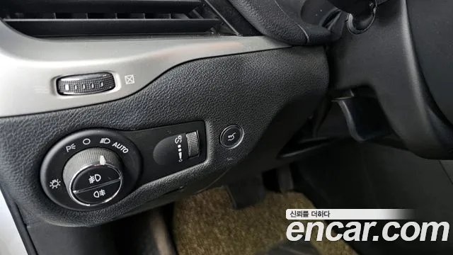 2018 Jeep Cherokee (KL) 2.4 Longitude High AWD Sold VIN 1C4PJMCB2JD607060 – interior seats
