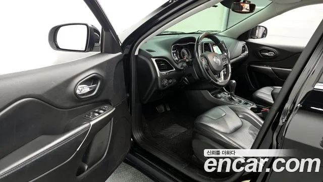 2019 Jeep Cherokee (KL) 2.4 Longitude High AWD Sold VIN 1C4PJMCB2KD462992 – undercarriage 2019 Jeep Cherokee (KL) 2.4 Longitude High AWD Sold VIN 1C4PJMCB2KD462992 – undercarriage