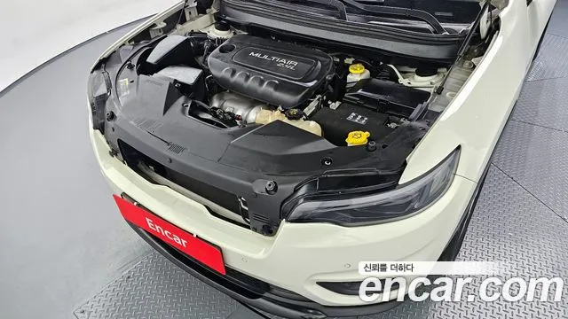 2019 Jeep Cherokee (KL) 2.4 Longitude High AWD Sold VIN 1C4PJMCBXKD125048 – interior seats
