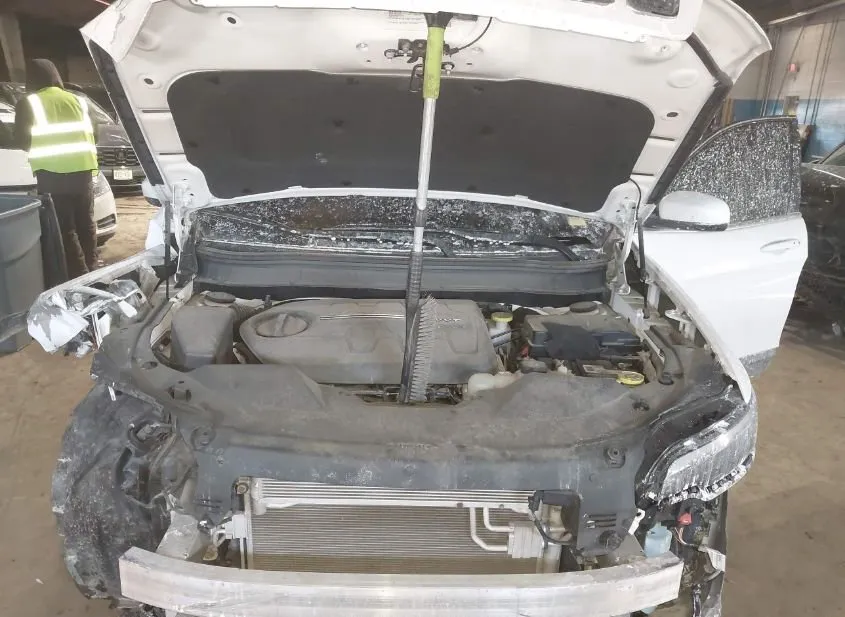 2019 JEEP Cherokee Used VIN 1C4PJMDX6KD166383 – trunk area