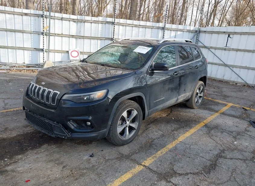 2019 JEEP Cherokee Used VIN 1C4PJMDX8KD444684 – photo 11 2019 JEEP Cherokee Used VIN 1C4PJMDX8KD444684 – photo 11
