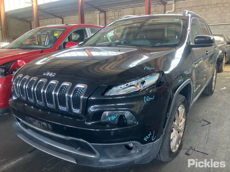 2014 Jeep Cherokee Used VIN 1C4PJMHS5FW518877 – photo 18