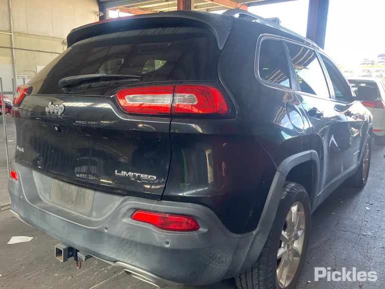 2014 Jeep Cherokee Used VIN 1C4PJMHS5FW518877 – photo 27