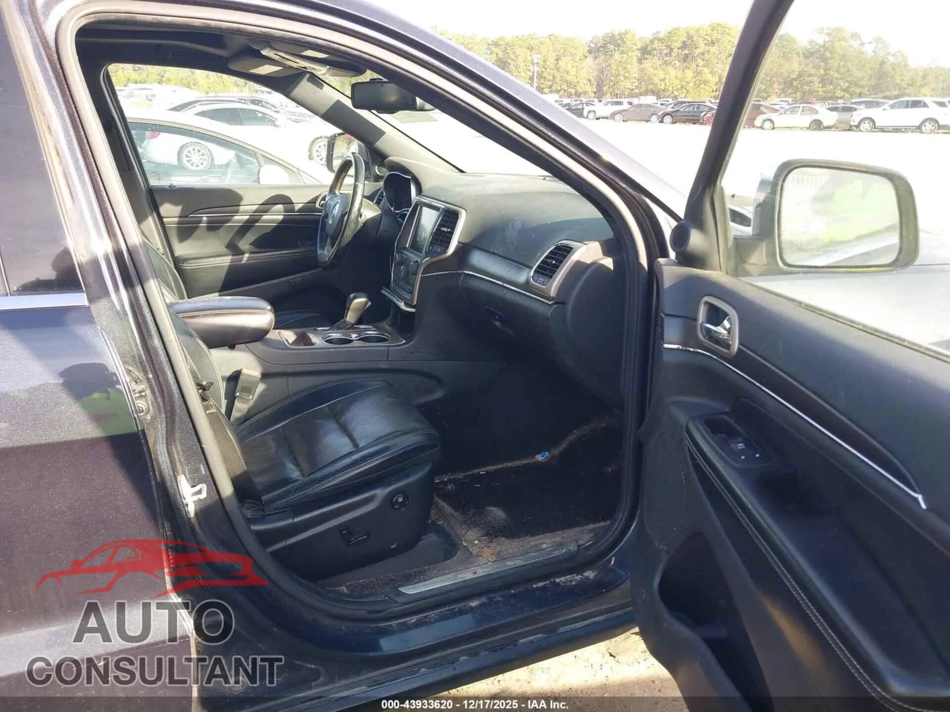 2016 JEEP GRAND CHEROKEE Damaged VIN 1C4RJEBG8GC329193 – interior seats