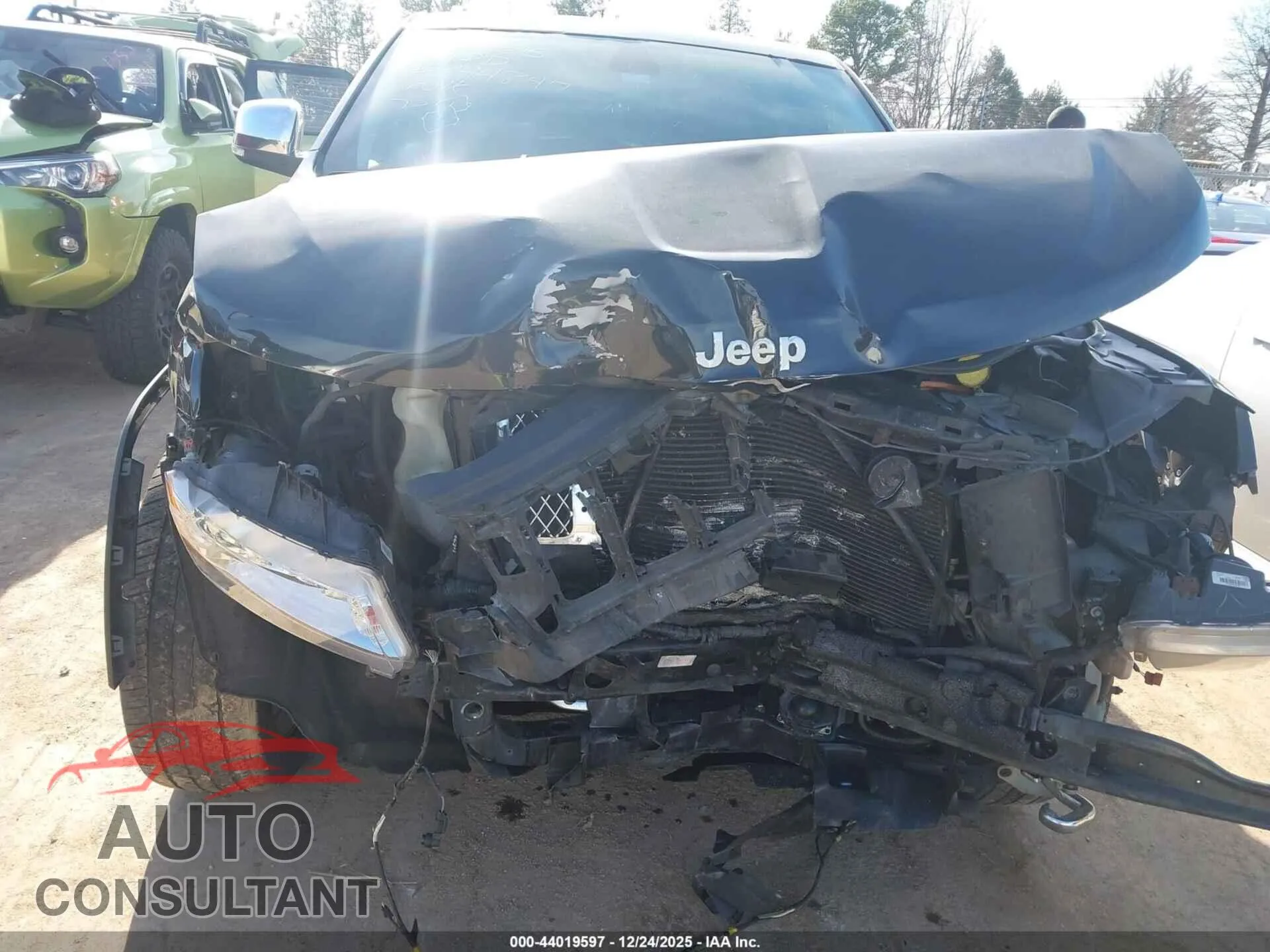2013 JEEP GRAND CHEROKEE Damaged VIN 1C4RJECT5DC644847 – engine bay