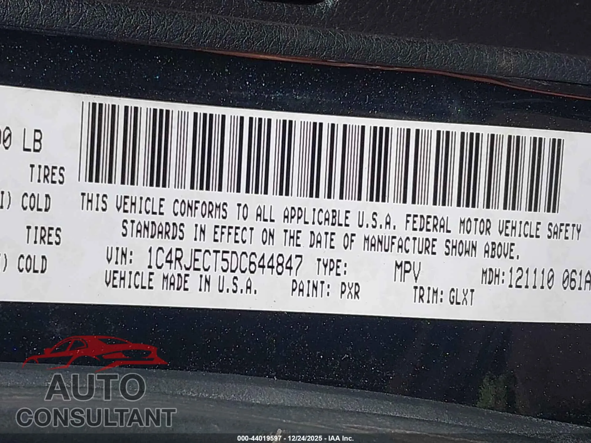 2013 JEEP GRAND CHEROKEE Damaged VIN 1C4RJECT5DC644847 – trunk area