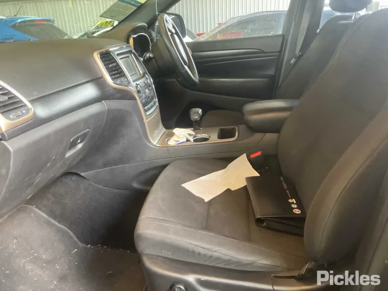 2013 Jeep Grand Cherokee Damaged VIN 1C4RJEEG1EC117681 – trunk area