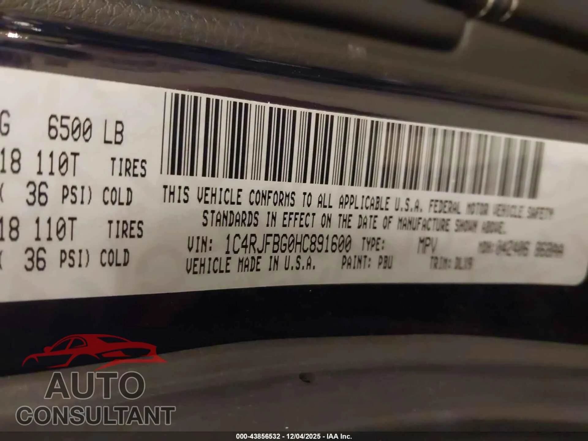 2017 JEEP GRAND CHEROKEE Damaged VIN 1C4RJFBG0HC891600 – trunk area