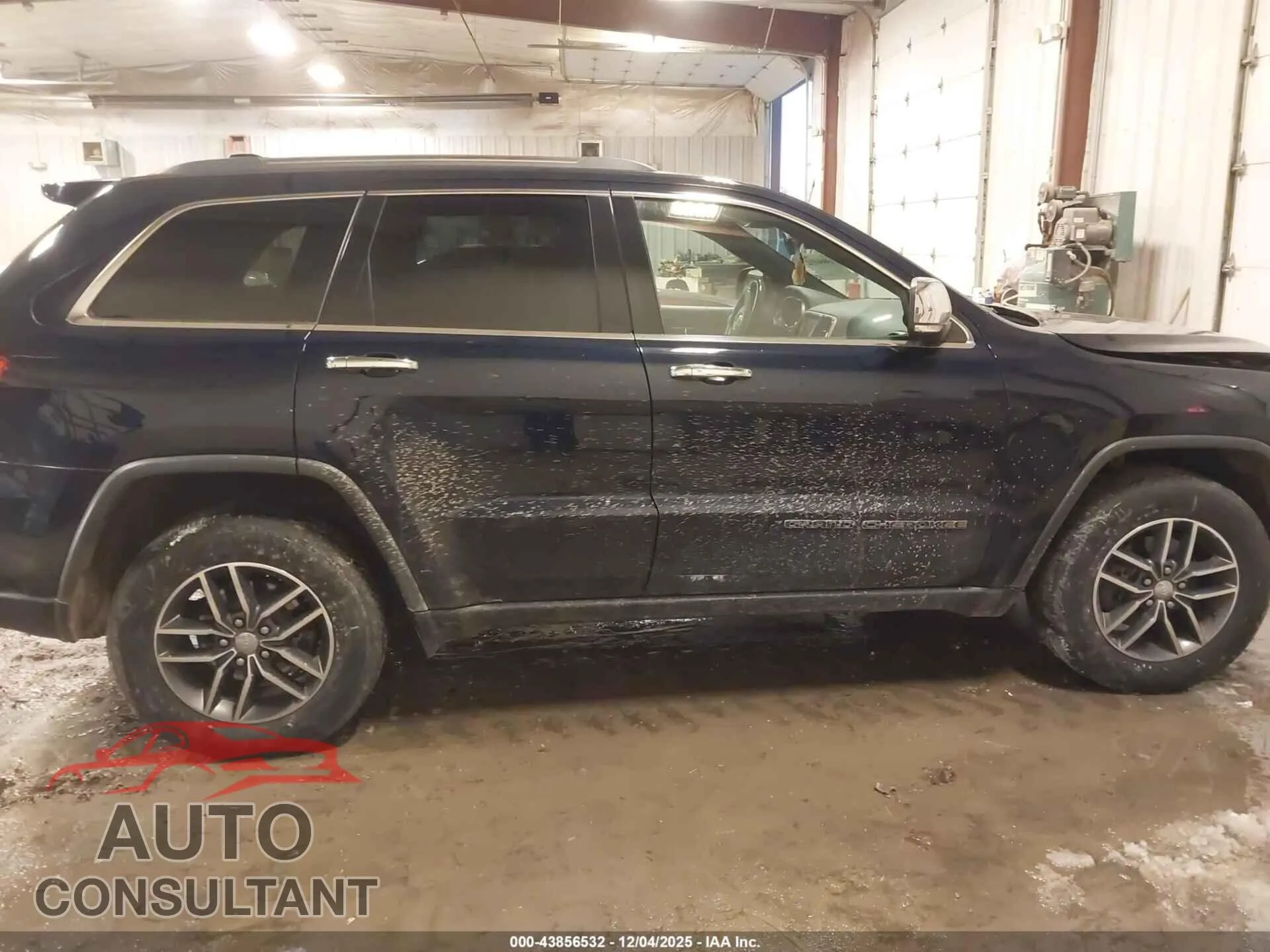 2017 JEEP GRAND CHEROKEE Damaged VIN 1C4RJFBG0HC891600 – photo 13